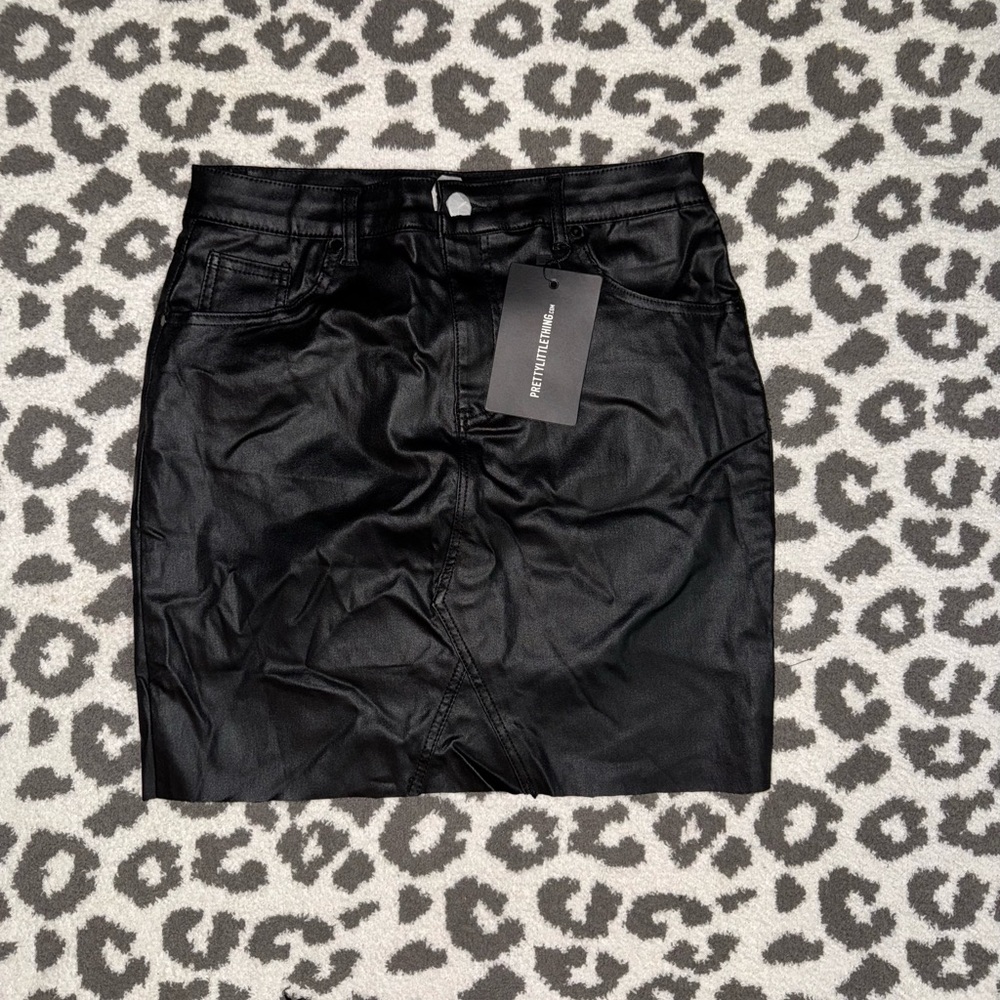 PrettyLittleThing Black Pencil Skirt